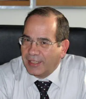 A. Sérgio Pouzada