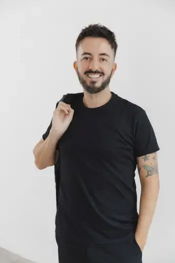 Álvaro Curia