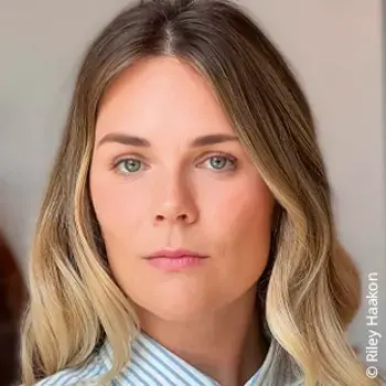Caro Claire Burke