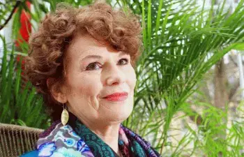 Dinah Jefferies