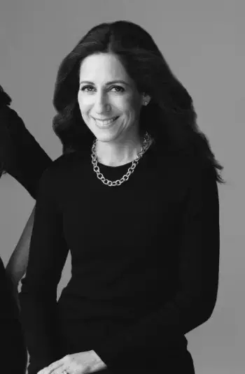 Greer Hendricks