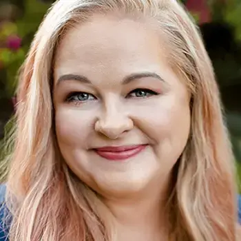 Kate Quinn