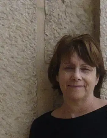 Maria Almira Soares