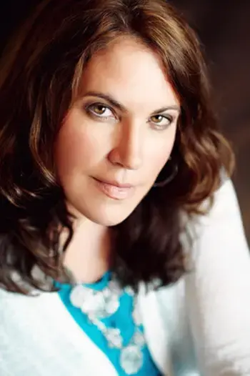 Tracey Garvis Graves