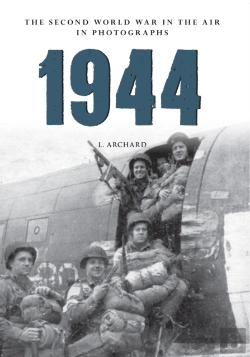 Bertrand.pt - 1944 The Second World War In The Air In Photographs