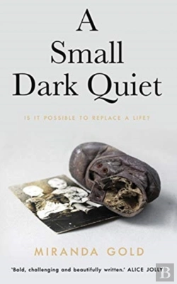 Bertrand.pt - A Small Dark Quiet