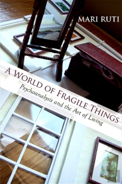 Bertrand.pt - A World Of Fragile Things