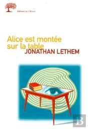 Alice Est Montee Sur La Table