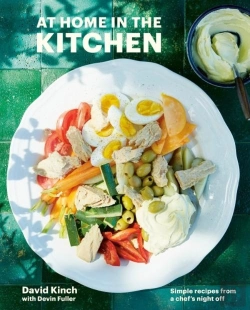 Bertrand.pt - At Home In The Kitchen