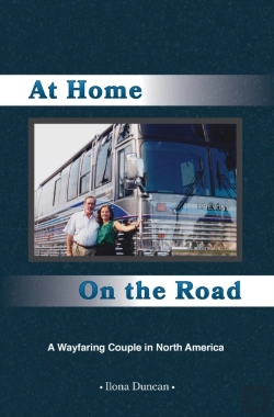 Bertrand.pt - At Home On The Road: A Wayfaring Couple