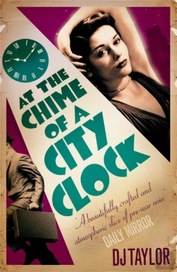 Bertrand.pt - At The Chime Of A City Clock