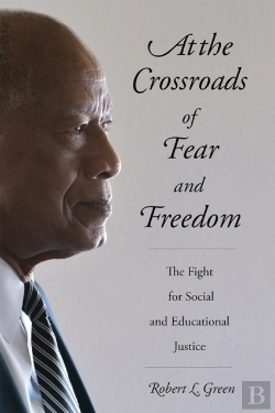 Bertrand.pt - At The Crossroads Of Fear And Freedom