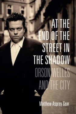 Bertrand.pt - At The End Of The Street In The Shadow