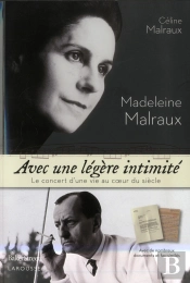 Avec Une Legere Intimite