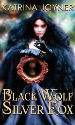 Bertrand.pt - Black Wolf, Silver Fox