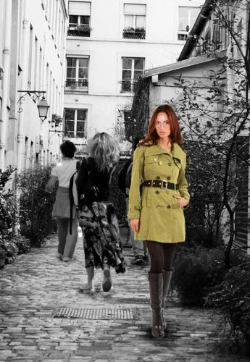 Bertrand.pt - Clara, Debout Dans Un Paysage