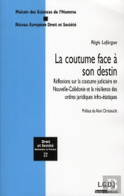 Coutume Face A Son Destin.