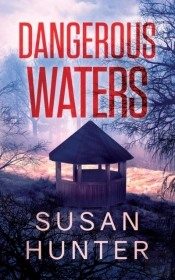 Dangerous Waters: Leah Nash Mysteries Bo