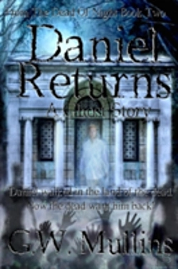 Bertrand.pt - Daniel Returns A Ghost Story