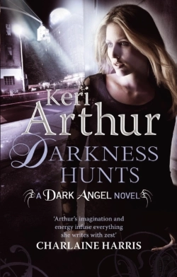 Bertrand.pt - Darkness Hunts