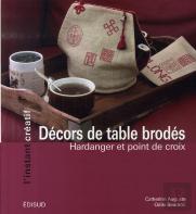 Décors De Table Brodés ; Hardanger Et Point De Croix