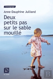 Deux Petits Pas Sur Le Sable Mouille