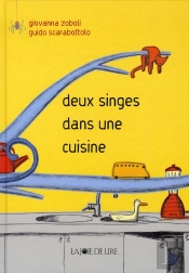 Deux Singes Dans Une Cuisine