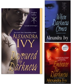 Bertrand.pt - Devoured By Darkness Bundle With When Darkness Comes & Embrace The Darkness