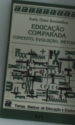 Bertrand.pt - Educação Comparada