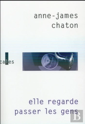 Elle Regarde Passer Les Gens