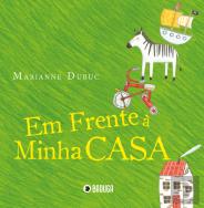 Em Frente à Minha Casa