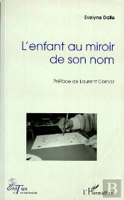 Enfant Au Miroir De Son Nom