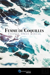 Femme De Coquilles