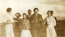 Bertrand.pt - Frida Kahlo Photographs Of Myself/Others