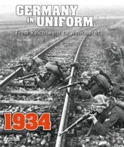 Bertrand.pt - Germany In Uniform 1934