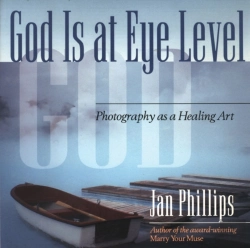 Bertrand.pt - God Is At Eye Level