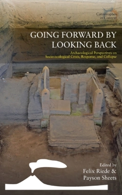 Bertrand.pt - Going Forward By Looking Back