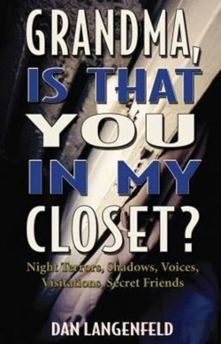 Bertrand.pt - Grandma, Is That You In My Closet?