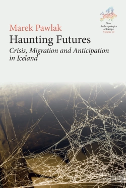 Bertrand.pt - Haunting Futures