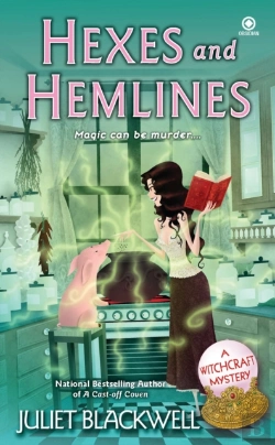 Bertrand.pt - Hexes And Hemlines