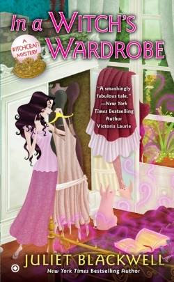 Bertrand.pt - In A Witch'S Wardrobe