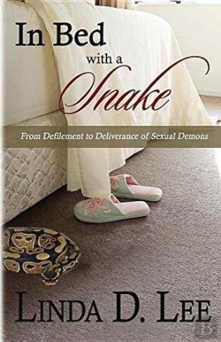 Bertrand.pt - In Bed With A Snake