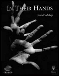 Bertrand.pt - In Their Hands