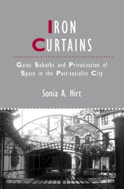Bertrand.pt - Iron Curtains