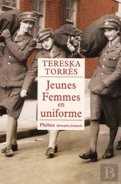 Jeunes Femmes En Uniforme