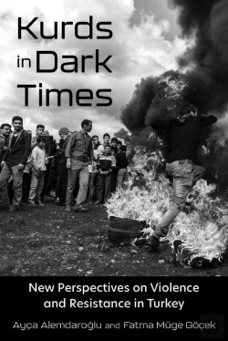 Bertrand.pt - Kurds In Dark Times