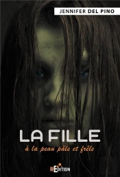 La Fille A La Peau Pale Et Frele