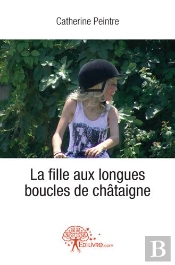 La Fille Aux Longues Boucles De Châtaigne