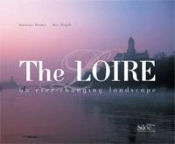 La Loire, Paysage En Mouvement - Anglais