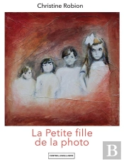 La Petite Fille De La Photo